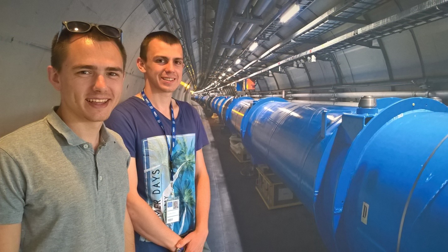 Выпускники ИФИ 2019 г. Е. Сухов и В. Устинов на Большом адронном коллайдере в ЦЕРН